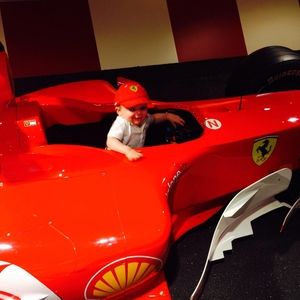 Meet your Posher, Ele